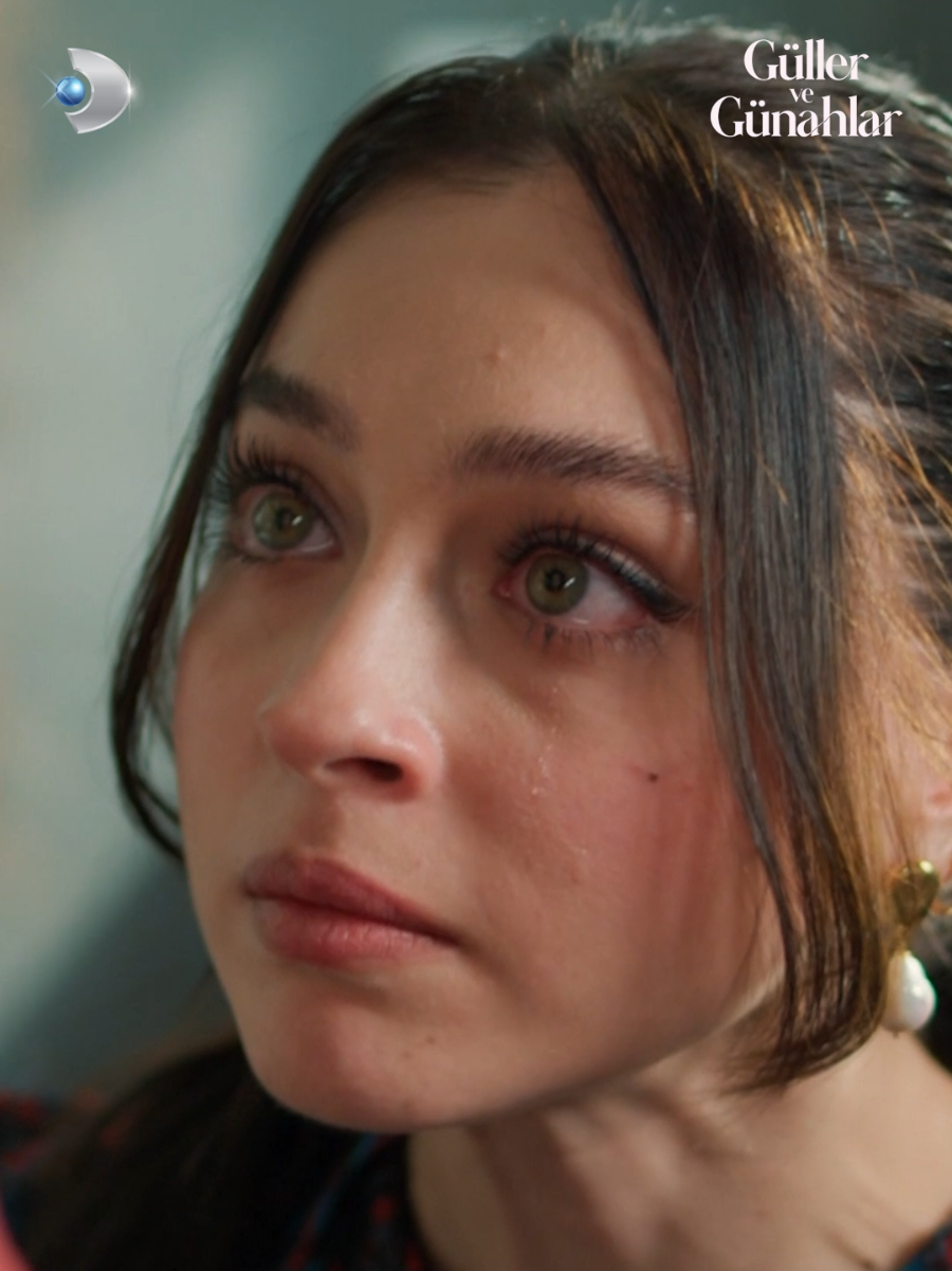 “Kim yaptı sana bunu?” #GüllerVeGünahlar yeni bölümleriyle her cumartesi 20.00'de #KanalD'de! #Neİzlesem #TürkDizileri #TurkishSeries 