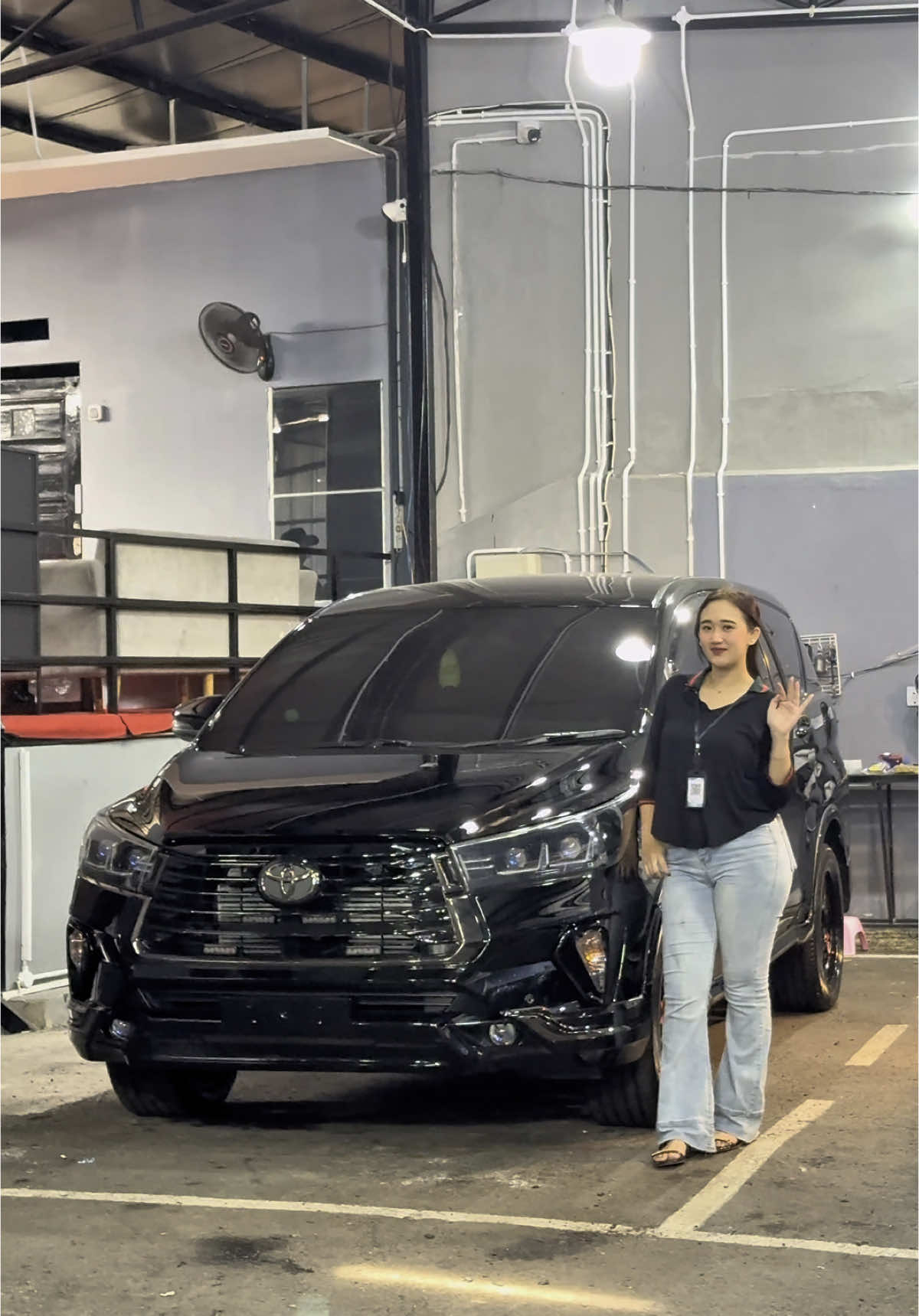 INNOVA YANG AMBIL PAKET EDAN!! - Repaint overfender semuanya - Premium full dtailing coating  - Full body repaint  - Paint  correection kaca dan coating kaca - Sppf Chrome delete  #fypage #fypp #fypdongggggggg #dresscoated #innova #innovareborn #innovaventurer #venturer #toyotaindonesia #toyotainnova 