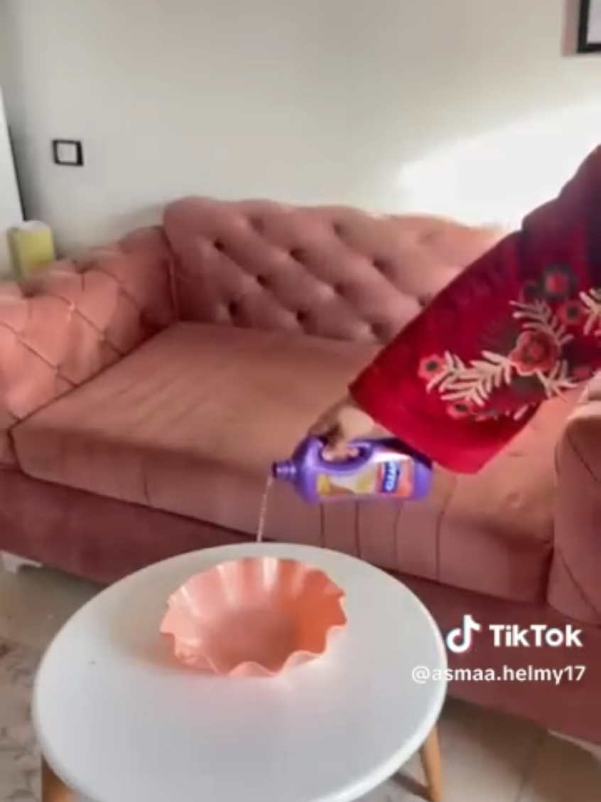 ♦️♦️ خلي مفروشات بيتك دايمًا نضيفة ومنتعشة ✨🛋 مع كلين منظف المفروشات من ماي واي هتقدري ترجعي المفروشات جديدة من غير مجهود 👌 ✔️ ينضف بعمق ويشيل البقع بسهولة ✔️ يدي ريحة منعشة تدوم ✔️ مناسب للمراتب – الكنب – السجاد – الستائر  -الركنيات -المجالس وداعًا للبقع والروائح الغير مرغوبة ✅ 💜 مع كلين المفروشات بيتك هيبقى بيلمع نضافة وريحه تجنن 🌸 ♦️♦️باور مزيل البقع الصعبه والعنيده من ماي واي ، أقوي منتج لازالة البقع الصعبه علي الاطلاق ، لو عندك بقع صعبه منغصه عليكي حياتك ولا تحملي هم ، باور مزيل البقع هيضيع أصعب البقع بكل سهوله *الباور الأحمر 7in1* 📍 *عندك بقع قهوه* ☕ *عندك بقع صدأ* 🕰 *عندك بقع دم* 💉 *عندك بقع كاتشب* 🚫 *عندك بقع روج* 💄💋 *عندك بقع شحوم و زيوت* 🕳 *عندك بقع على السجاد* 🕸 *عندك خرابيش ع الحيط رصاص أو حبر* ✍🏻 *عندك عفن* 🤫 مفيش غير الباور الأحمر 7in1 الحل الأمثل لجميع هذه المشاكل🙄🙄🙄  طريقه الاستعمال :- حطيه علي البقعه مباشرة بدون ماء لمدة ١٠ دقايق ، بعد كده افركي البقعه واغسليها بالطريقه العاديه مش هتلاقي ليها أي أثر ، المنتج خالي تماما من الصودا الكاويه والكلور وامن جدا علي الملابس وبيستخدم للغسالات العاديه والاتوماتيك. بخصم 50% منتج قمرررر وهيساعدك جدا #البقع #منظفات #خصومات #عروض #الجميع 