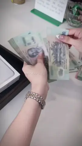 Ai cũng khen cái màu Silver trên iPhone 17 Pro Max nên chọn màu này luôn 🤭#CapCut ý: #iPhone17ProMax #unbox #unboxing #applevietnam   