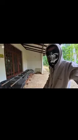 නිවාඩු සෙට් වෙලා ගෙදරට වෙලා ඉන්න කම්මැලි උනාම😂@𝘾𝙝𝙪𝙡𝙖𝙣𝙠𝙖 😏🤩 #funny #viral #fyp #foryou @SB. EDITING #capcut 