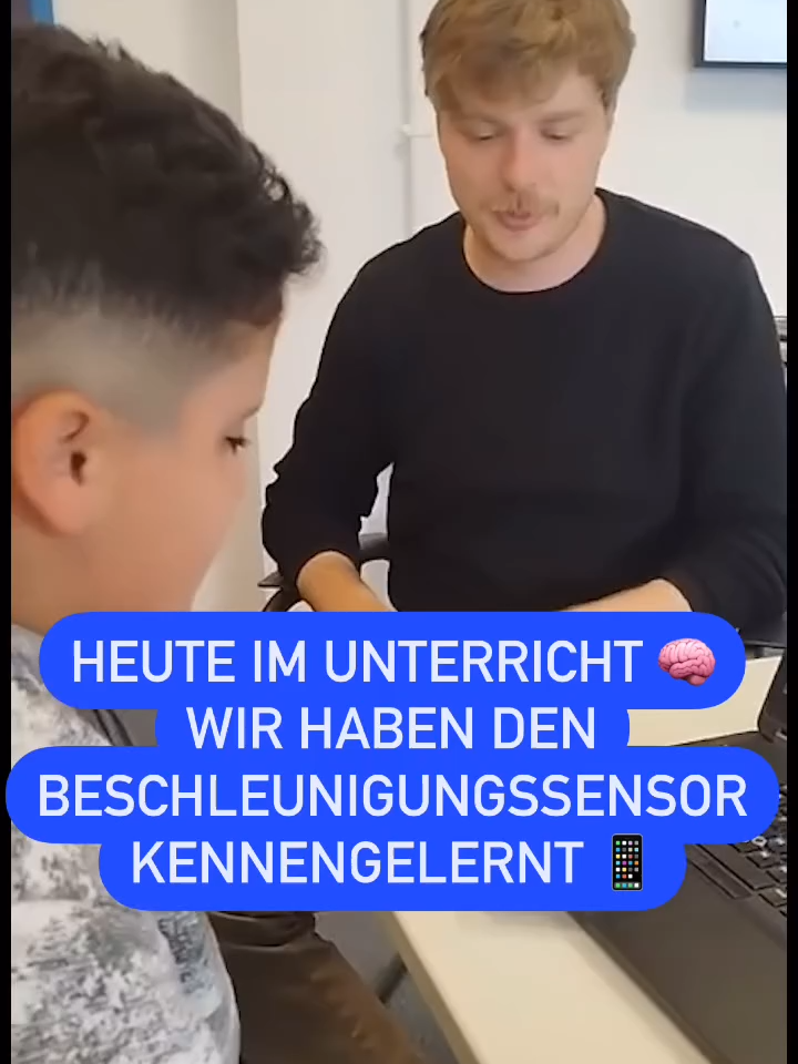 Wenn Kinder echte Tools bekommen – erschaffen sie echte Projekte. In diesem Unterricht erklärt unser Schüler, wie er ein Spiel programmiert hat. Mit dem Bewegungssensor bewegt sich der Ball, wenn man das Handy neigt. Kleine Übung – großer Erfolg 💪 👉 Möchten Sie, dass Ihr Kind auch so sicher mit Technologie umgeht? Kommen Sie zu einer Probestunde – der erste Schritt in die digitale Zukunft! #stemkids #techforkids #robotik #futurekids #kidsengineering