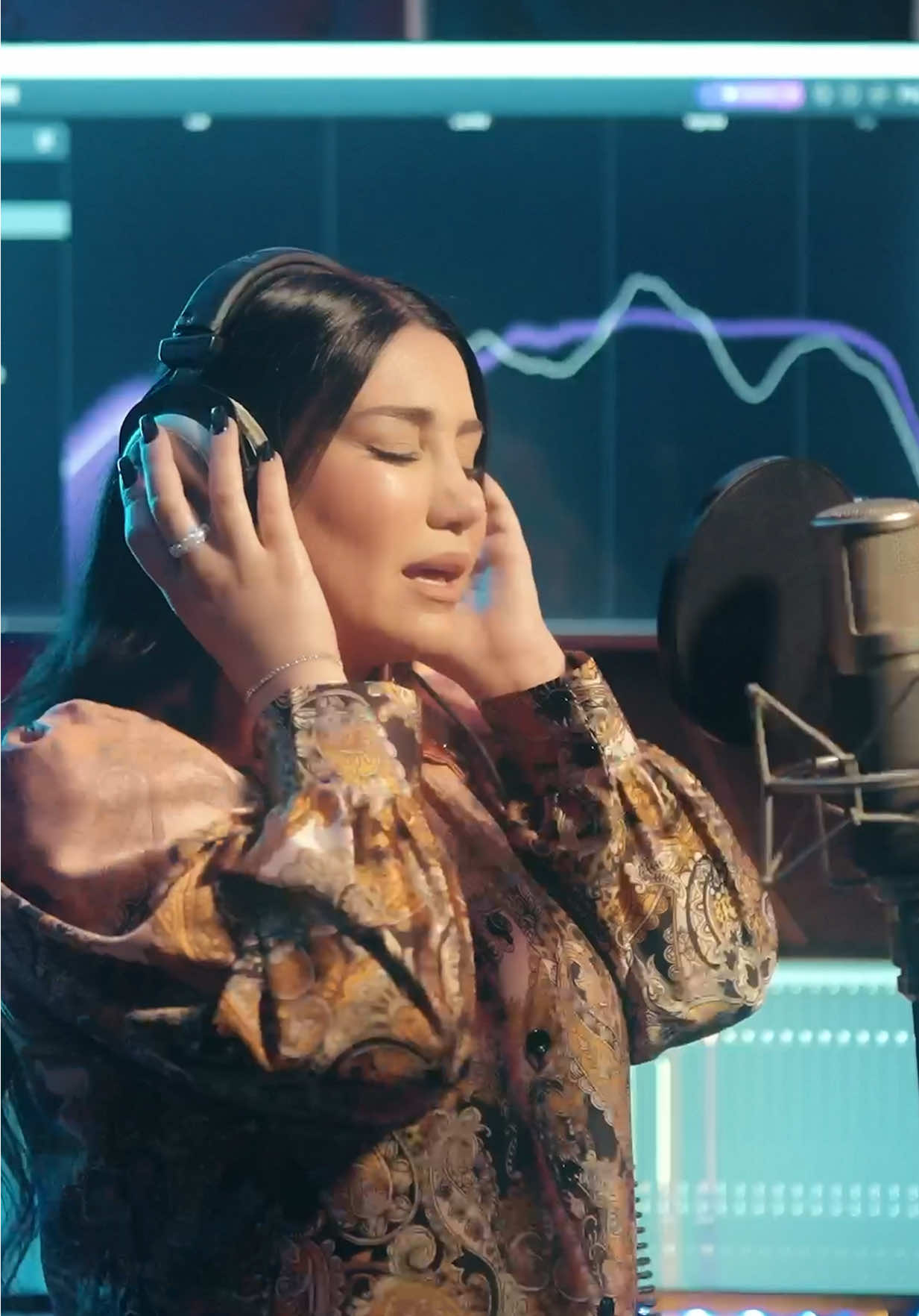 ✨🖤CÊ JWAN🖤✨is OUT NOW✨ Watch my new music video on my YouTube channel ‘Chopy Official’♥️✨ #Chopy | #ChopyFatah | #چۆپی | #ChopyMusic | #CêJwan 
