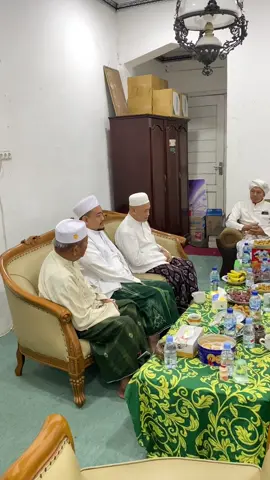 Masyaikh ponpes Al Amien Prenduan melakukan takziah ke ponpes Al Khoziny Sidoarjo #fypシ゚ 