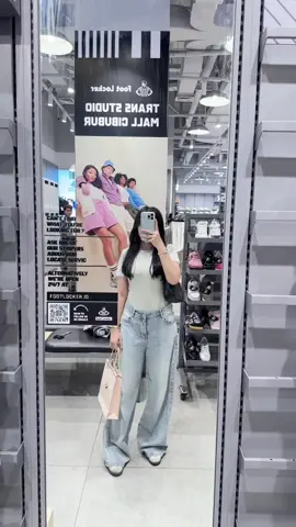 nemu jeansss lucuk lagiii!!👻👻 #baggyjeans #baggyjeansoutfit #fitcheck #ootdinspo #inspirasioutfit 