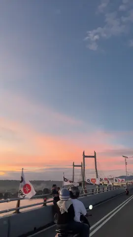 I'm one call away #sunsetlover #foryou #vibes 