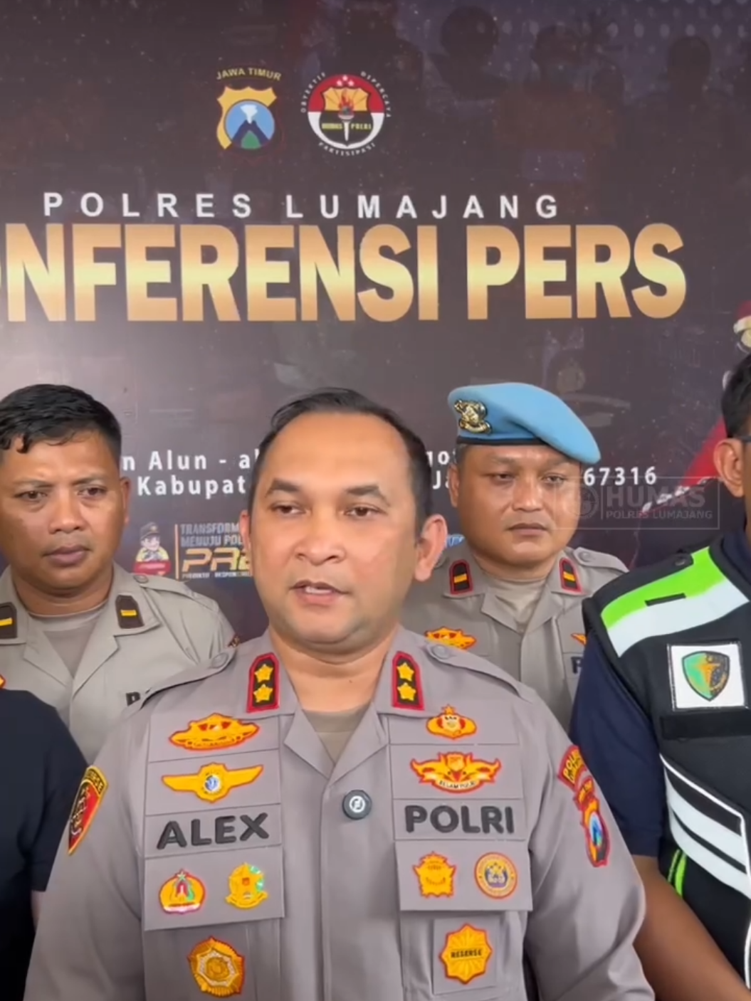 Konferensi Pers, Penjelasan Kronologi Penangkapan DPO Curwan.  video byig/humas polres lumajang #polres #lumajang #viral 