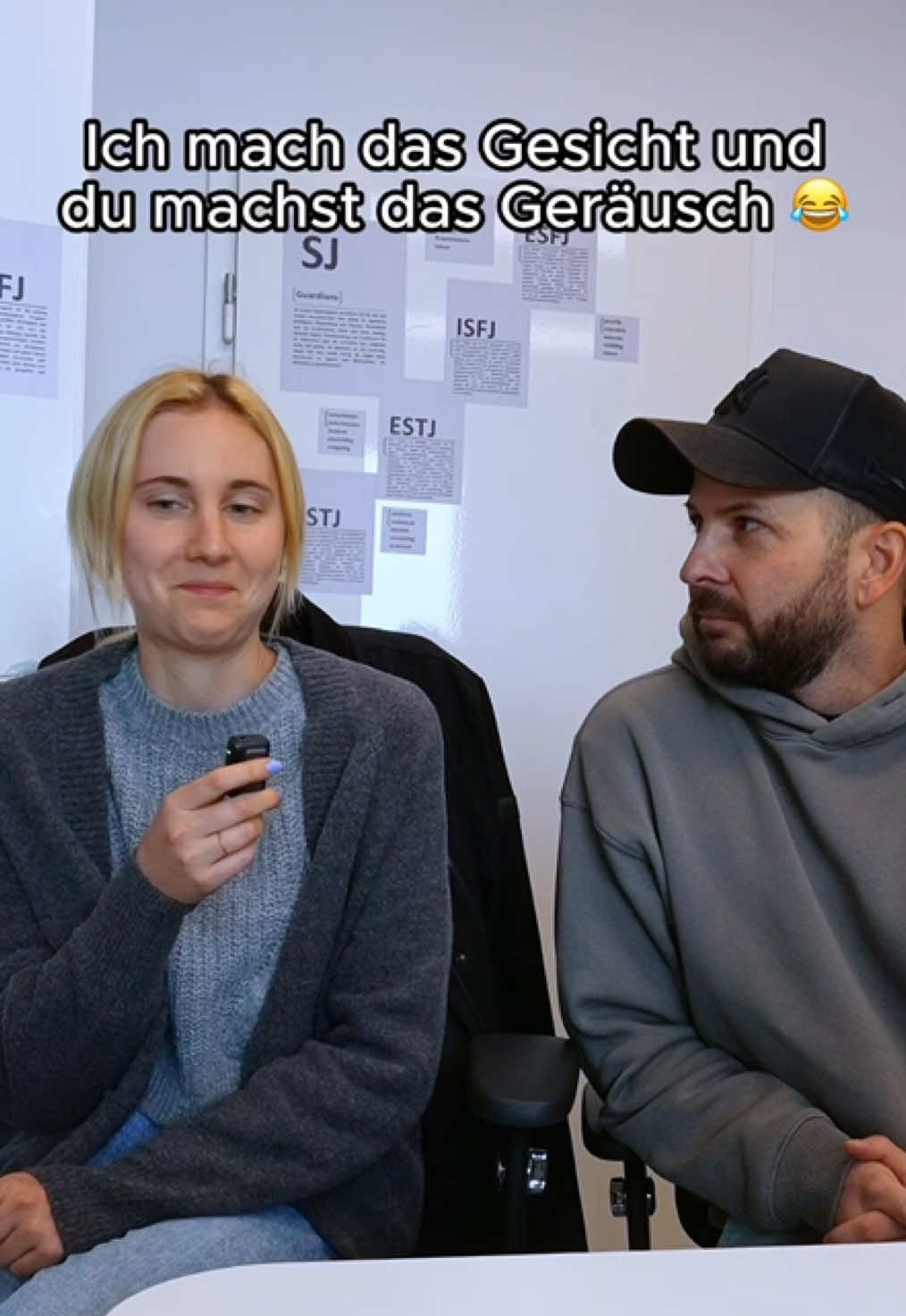 Martin macht das Gesicht und Alina das Geräusch 😂 #Officehumor #BüroHumor #comedy #officecomedy #bürocomedy