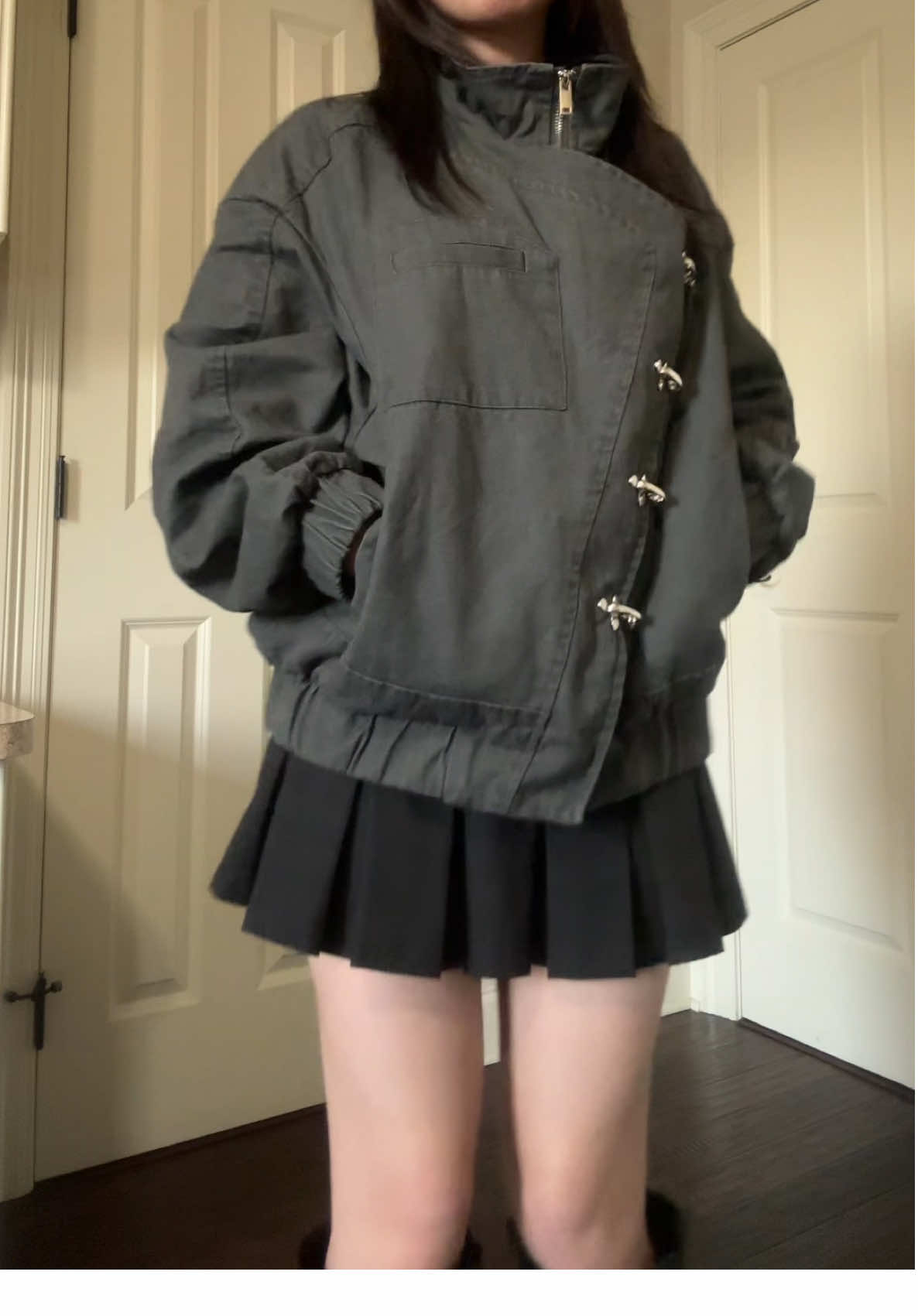 jacket from @aelfriceden_official 