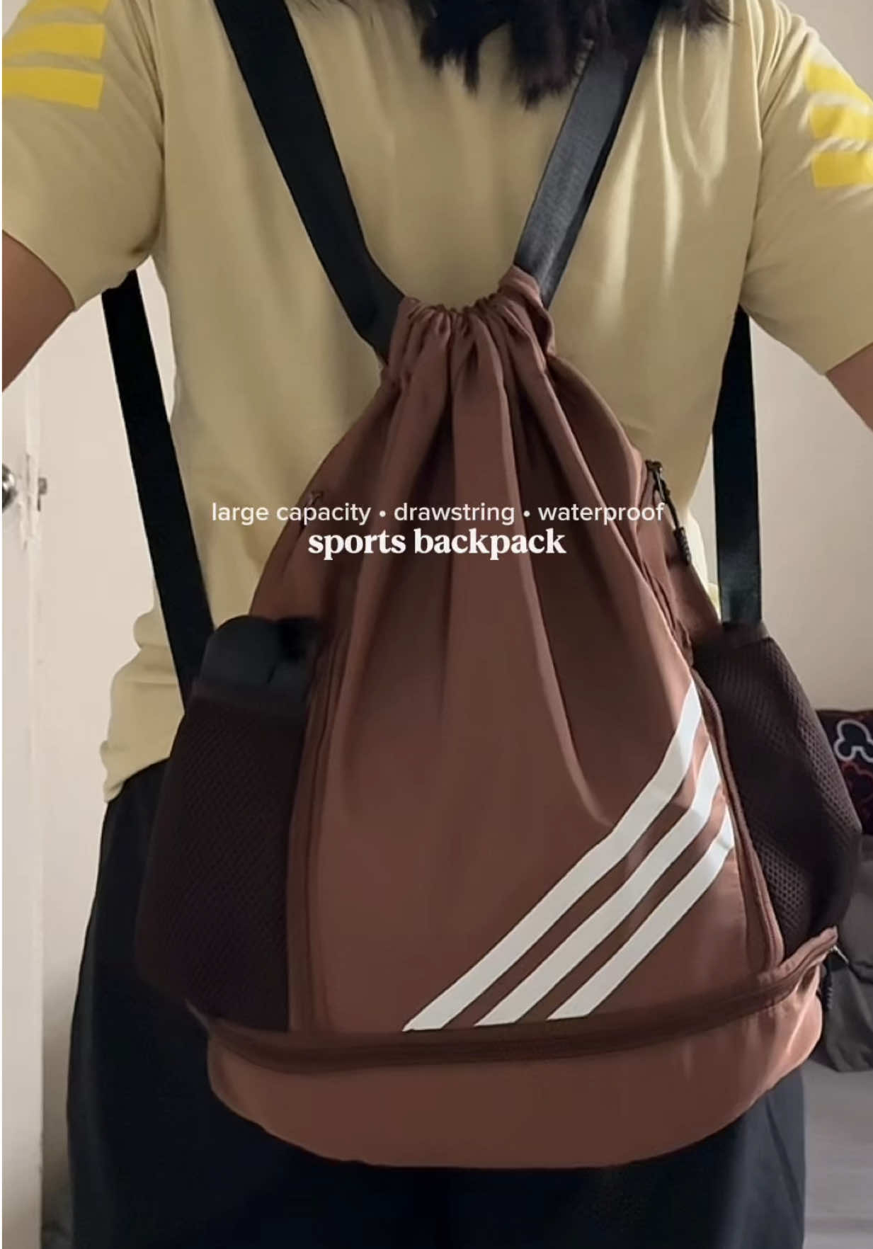 solid!!!!! For 200 lang, akala ko manipis lang siya and di ganun kalaki 🥲 LEGIT SPACIOUS & MAKAPAL MATERIAL 🤎🙌🏼 #drawstringbackpack #backpackrecommendations #hikingbag #travelbag #gymbag 