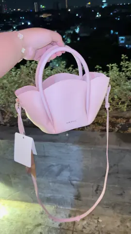 warna pink nih🌸 #tascantik #taswanita #tasselempang 