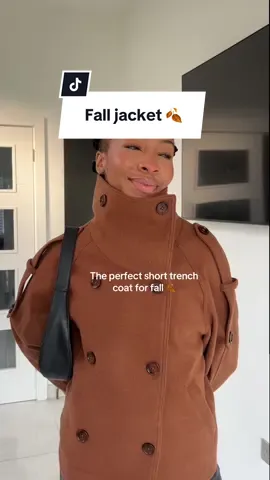 Obsessed with this short trench coat 🍂❄️ @asos  #fallfashion #autumn #trenchcoat #jackets #outfitinspo 