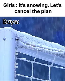 Match in snow ❄️❤️ #football #viral #trending #snow #winter 