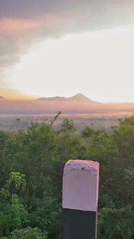 View gunung geger pagi hari🍃#gununggegerpagak #pagak #malang24jam  #fyp 