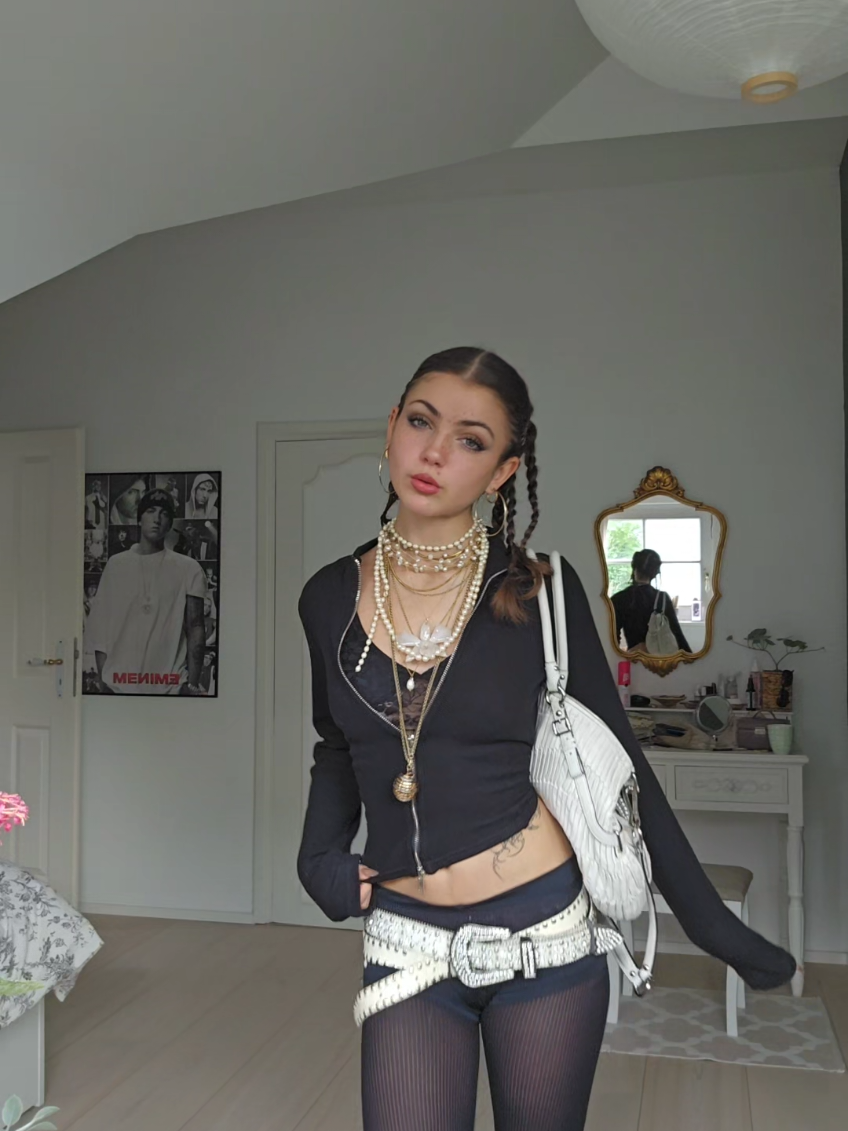 this hairstyle takes way too long🥀 #inspiration #fashion #style #viral #jewelry 