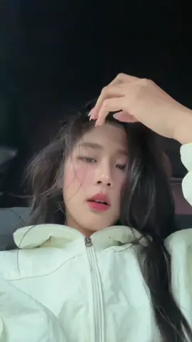 Người bình thường đi làm thương đăng story này kìa, còn Trang toàn bị hỏi : ủa em còn đi diễn không thôi , lâu lâu em bị ở ẩn vậy đó chứ có đi làm 😂😂😂#syni #xuhuong #trending #hongkong90s #trend 