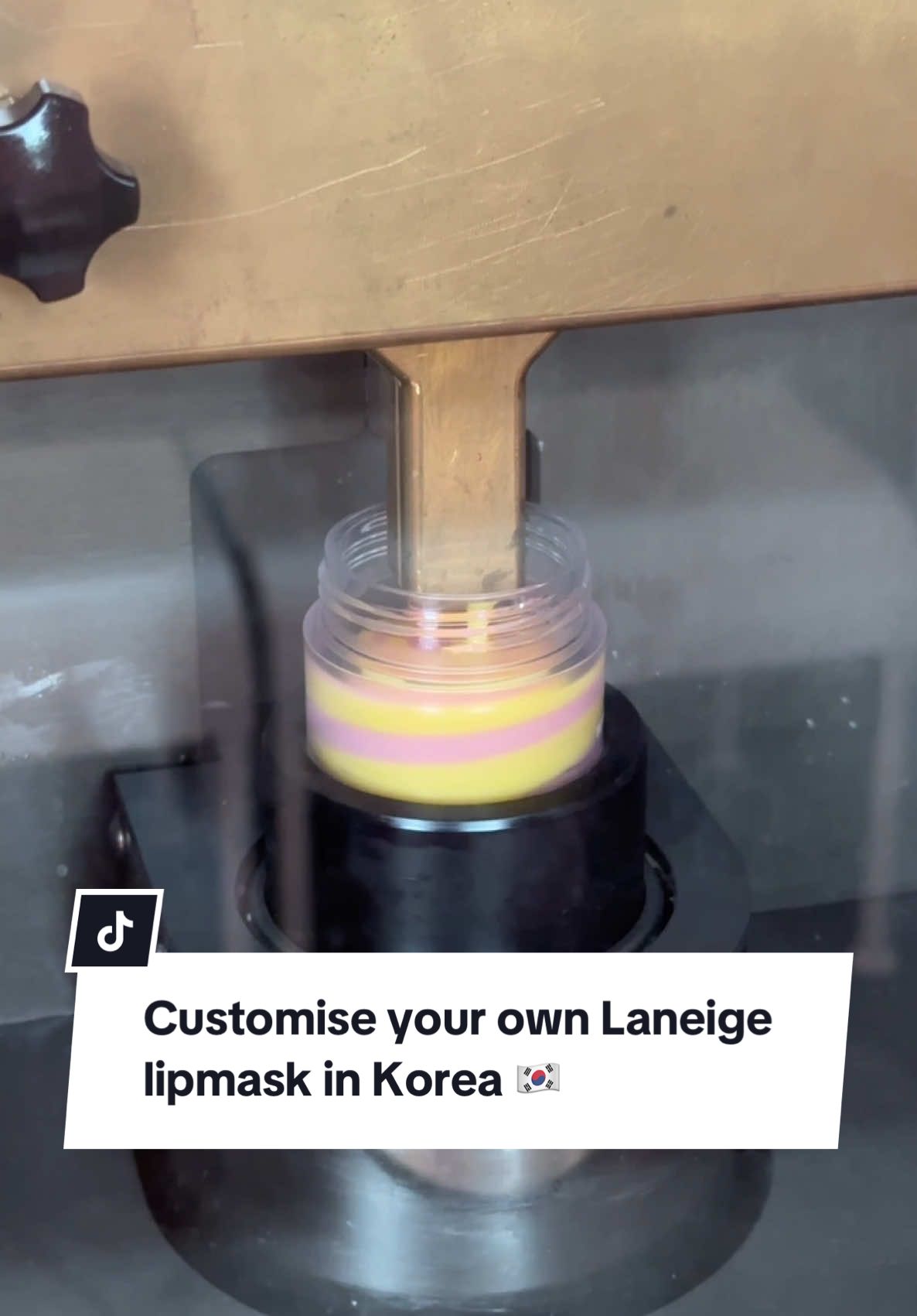 📍Amore seongsu, Seoul (you have to book on Laneige website one month in advance) @LANEIGE Korea @laneige_us #laneige #korean #kbeauty #makeup #koreanmakeup #koreanskincare #skincare #seoul #beauty #DIY #workshop 