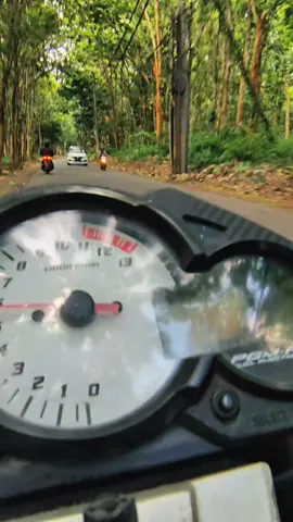 Lali cara ngegas wisan #bernadatiktok #fyppppppppppppppppppppppp #cb150r #turing 