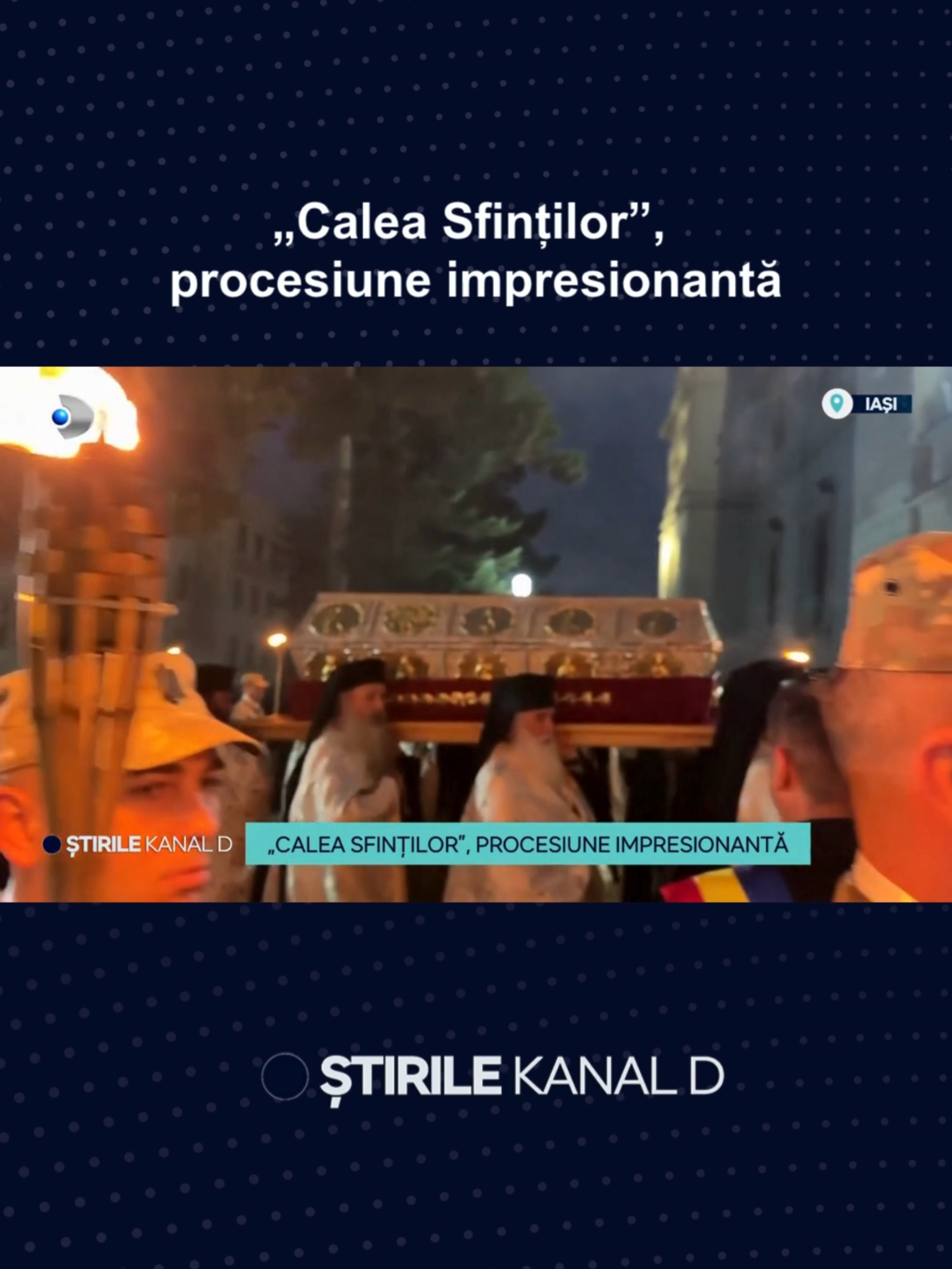 Aproape treizeci de mii de oameni au umplut străzile din centrul Iașiului, aseară, pentru a participa la o procesiune impresionantă.  🔵 Racla cu moaștele Sfintei Parascheva a fost purtată de preoți prin oraș timp de o oră. Cu lumânări și fire de busuioc în mâini, oamenii au parcurs pe jos traseul de câțiva kilometri, în urma soborului de preoți. #kanaldromania #stirilekanald #dailynewskanald
