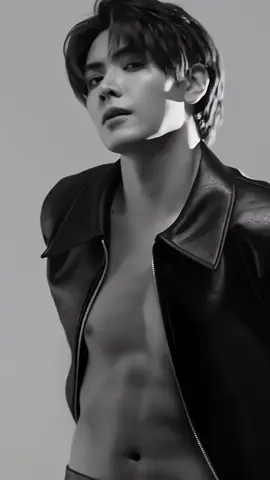 My Joong is so sexy-!🫦 #joongarchen #JoongxViktorandRolfFragrances #fyp 