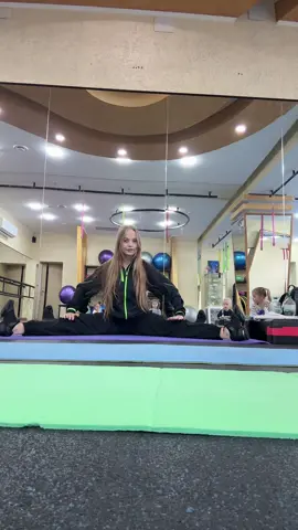 Ось так і живемо😅 #рекомендации #дети #гимнастика #❤️ 