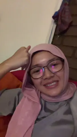 dahla penyapu buruk, mak ikan dolphin lak tu