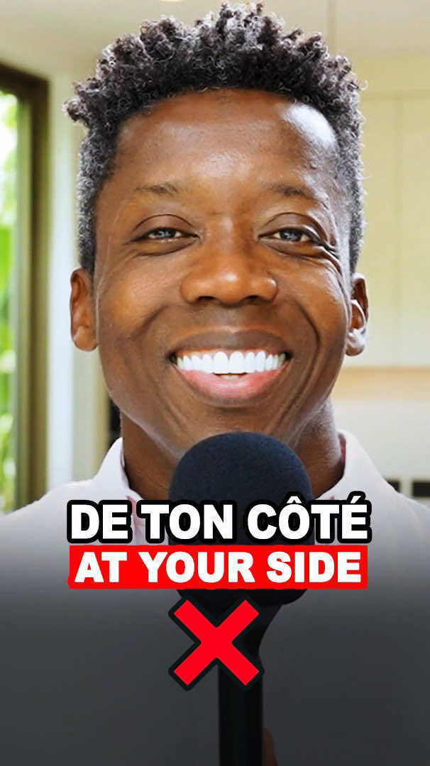 Les francophones 👋🏾 “De ton côté” n’est pas ❌ “At your side”. 👉🏽 “At your side” veut dire à tes côtés  Pour dire “de ton côté”, on dit : ✔️ On your side Exemples : 📌 Comment ça va de ton côté? ✅ How are things on your side? ❌ How are things at your side? 📌 Tout va bien de mon côté. ✅ Everything’s fine on my side. ❌ Everything’s fine at my side. Never make this mistake again! It’s Kodjo, your English Coach Take care guys! #apprendrelanglais #anglaisfacile 