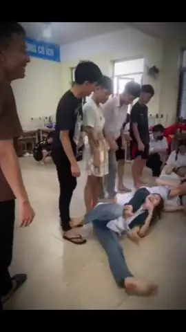 Trò chơi mạo hiểm không phải ai cũng làm được🤡#11a8 #thptlucnganso2 #xuhuongtiktokk 