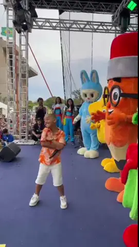 Oh mãe, compra Bobbie Goods! Ainda sobre o show incrível em Sorocaba no dia das crianças 💙 Comenta aqui embaixo: onde tá faltando o Show do Mundo Bringel 👇🏻