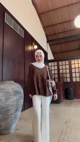 pretty blouse from @MemikatHatiOfficial 🤎 #fitcheck #OOTD #outfitoftheday 