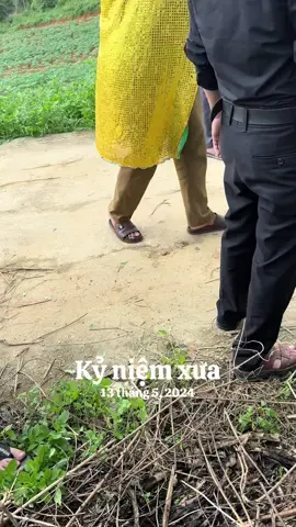 Mấy  thầy  trò gọi  trả  tiền  đò cho cụ  vong ko biết  thiếu  ai ko ạ. Các  bác  nhắc  với  ạ