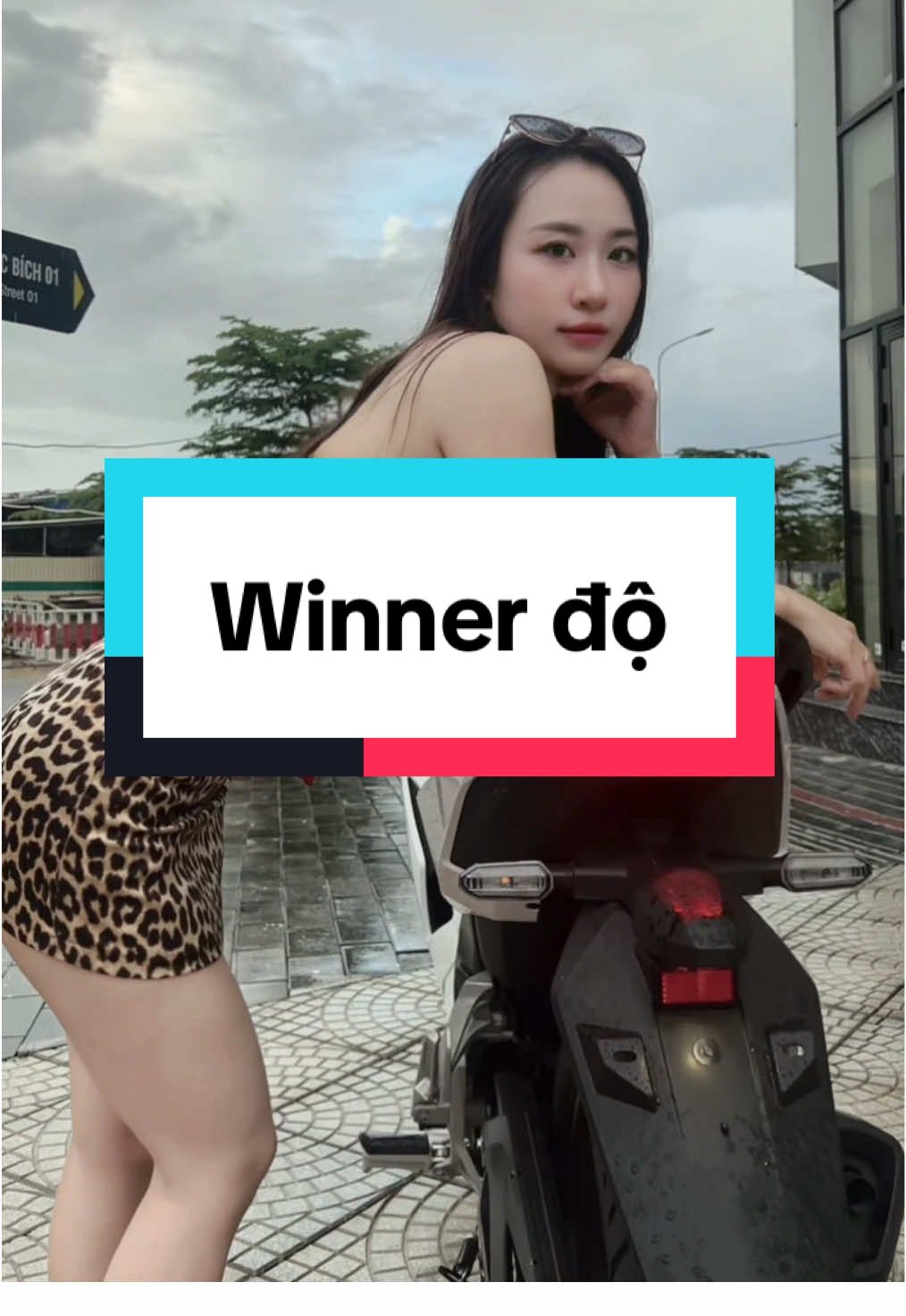 Mưa ướt vai áo, lên Winner em chở đi trốn mưa #xuhuong #yeuxe #winner #gaixinh #winner #top 