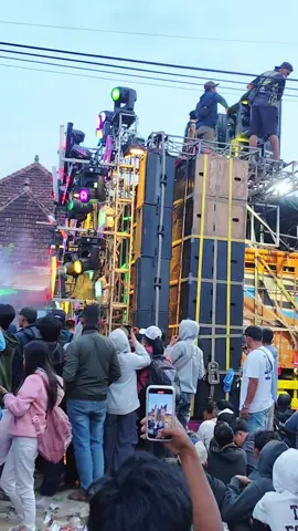 start morning person @kompakaudio_98 #kompakaudio #karnavalgampingan #pemburuhoreg #kompakaudiotulungagung #soundkarnavalindonesia 