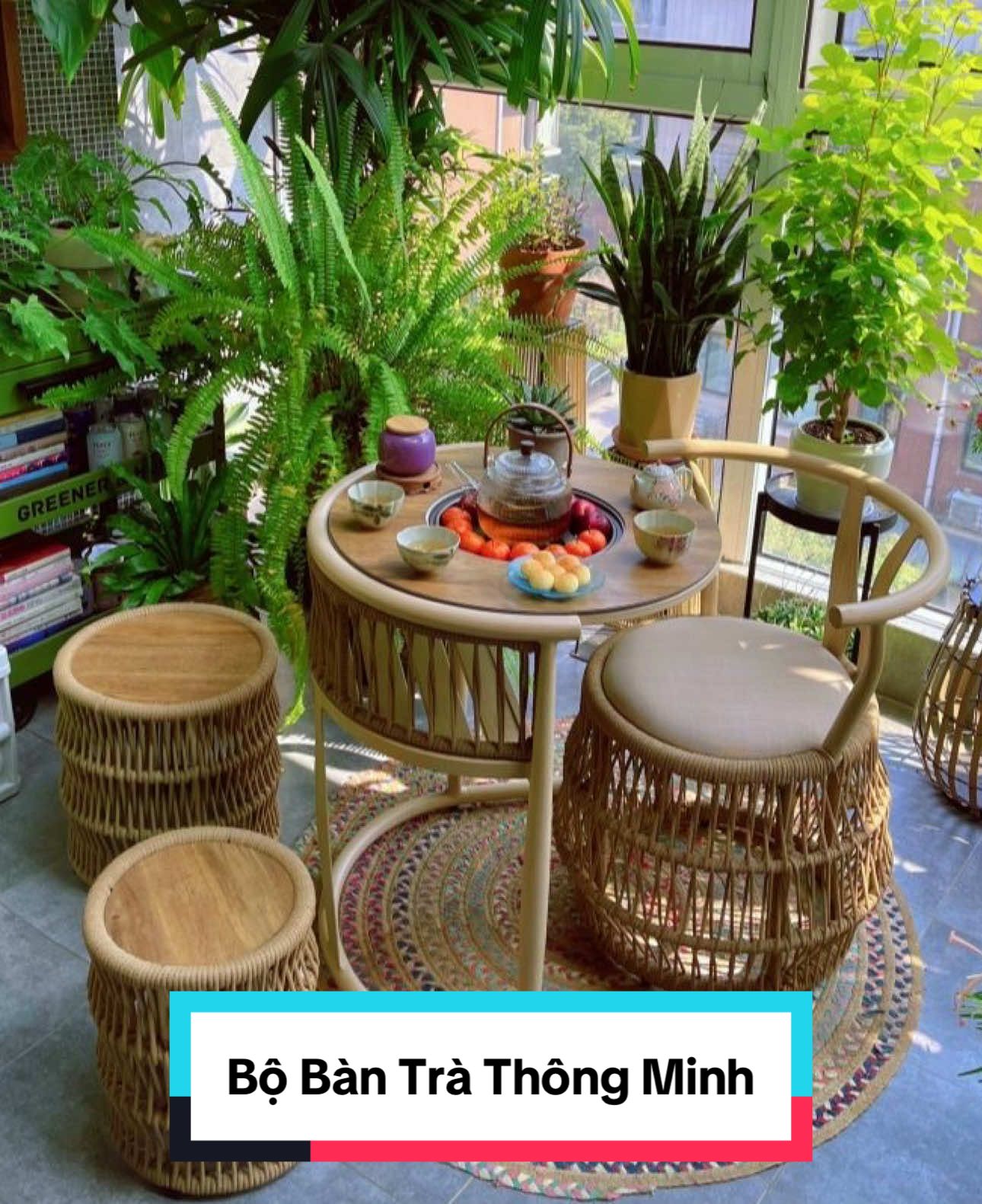 Chỉ cần một góc nhỏ thế này chill đến lạ. Nhà bác nào có ban công bày bộ này thì hết ý luôn nha #bantrathongminh #bobanghephongkhach #banghebancong #trangdecornhacua 