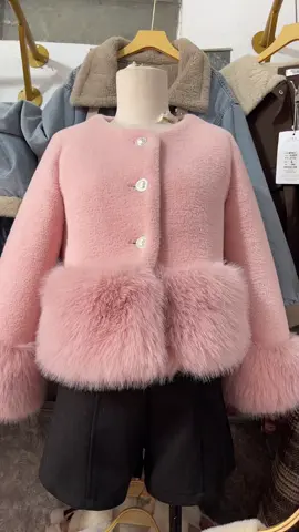 #xuhuong #thoitrangxinh #aokhoaclong #xuhuongtiktok 