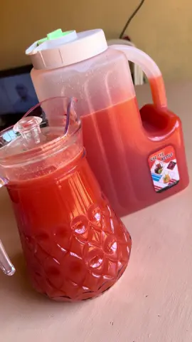 Feeling thirsty?@Hafie Queenon @Alex Birungo Lusaniya @Katsy the farmer Crave healthy ,crave natural juice #watermelon and pineapple juice 