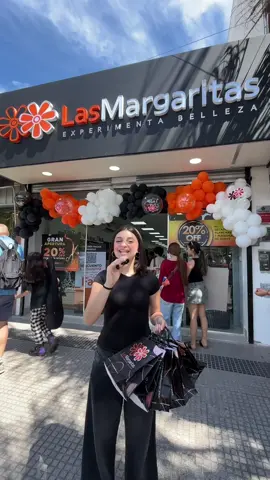 ✨¡Nueva apertura de Las Margaritas en Ituzaingó!✨ Nos encontramos en Soler 150, con todo lo que amás en cosmética, maquillaje y cuidado personal 💄🌸 Vení a conocer nuestro nuevo local y descubrí las mejores marcas de belleza profesional al mejor precio. 📍Cada vez más cerca tuyo