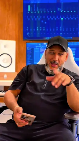 الف مبروك انشاء الله افراح الهاشمي _ الفنان رافع العكوكي للتواصل اغاني افراح على رقم 0920352020