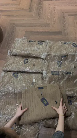 “Rực rỡ cũng được, bình phàm cũng được, hạnh phúc là được.” 🤍