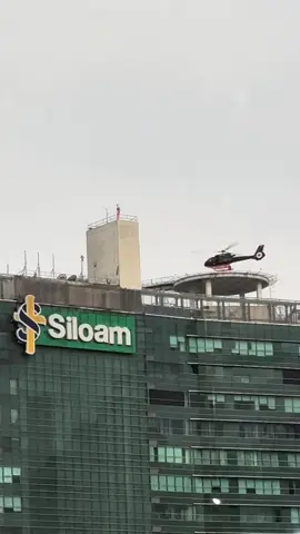 kita sama-sama 5 menit perjalanan ketempat kerja Bu, bedanya Ibu Owner Siloam naik Helicopter kalau aku jalan kaki kost di belakang kantor haha #viral #foryou #videoviral #fyp 