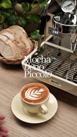 ฝนตกพรำ ๆ แบบนี้ ขอจิบ Mocha แก้วโปรดอยู่บ้าน 🏡 ช็อกโกแลตเข้ม ๆ กับกาแฟหอม ๆ จาก BENO PICCOLO อบอุ่นสุดใจ 💛 หัวชง E61 + PID คุมอุณหภูมิเป๊ะ แรงดัน 19 บาร์ ครีมาสวย ☕ หม้อต้ม 2 ลิตร ชง–สตรีมพร้อมกันได้ หน้าจอดิจิทัล ใช้งานง่าย รับประกัน 1 ปี ✅ ใช้ที่บ้าน หรือเปิดร้านก็ตอบโจทย์ #Mocha #BenoPiccolo #HomeCafeVibes #RainyDayCoffee #ทํากาแฟดื่มเองง่ายๆ 