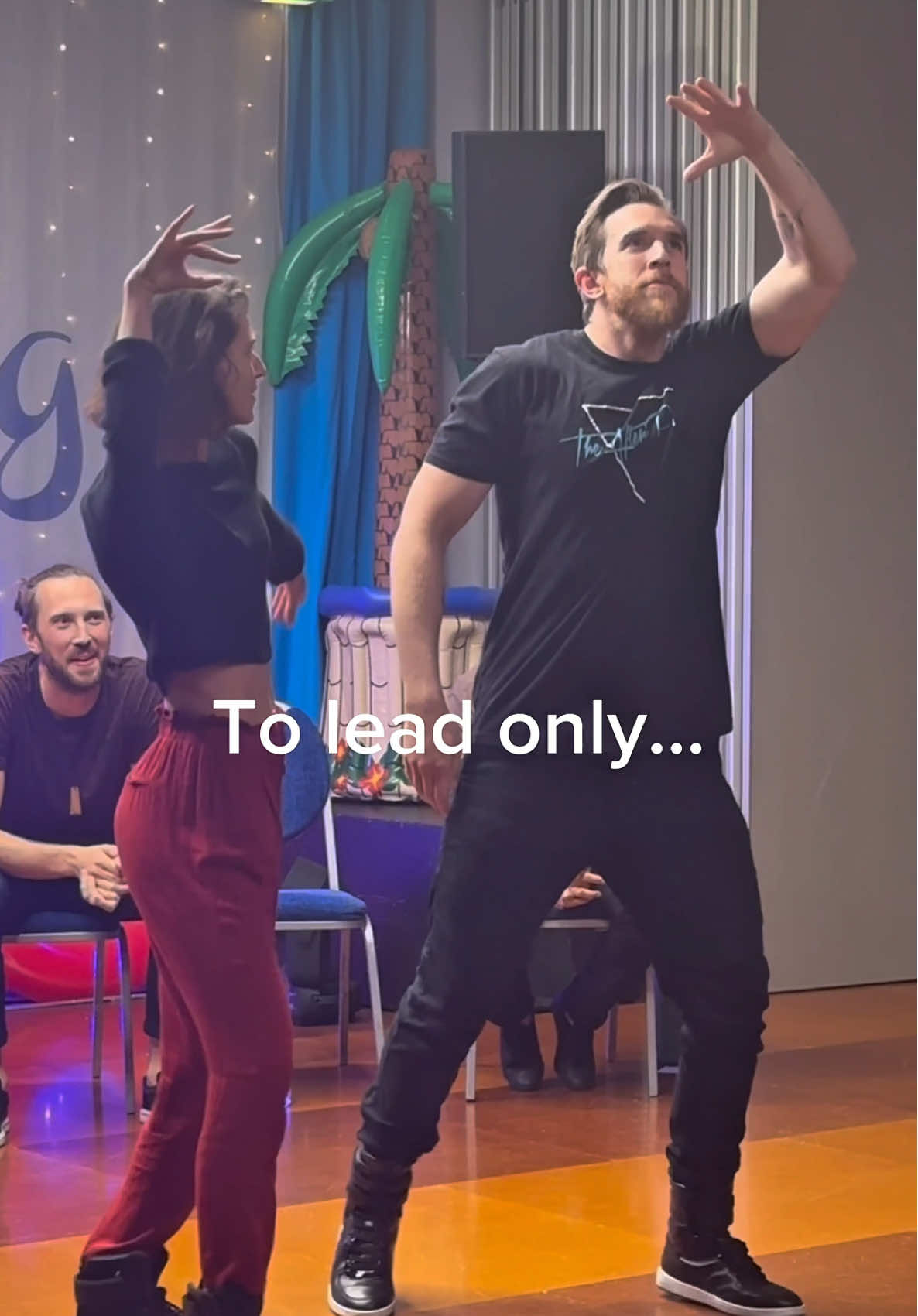 Only sugar tucks!? Crazy what they can do with one pattern 🤯 #westcoastswing #wcs #improv 