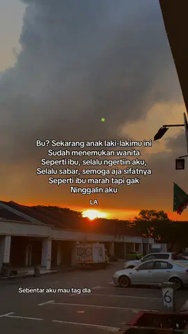 Doakan kami ya bu, agar kami berdua bisa membangun rumah tangga yang nyama tenang dan bahagia selalu