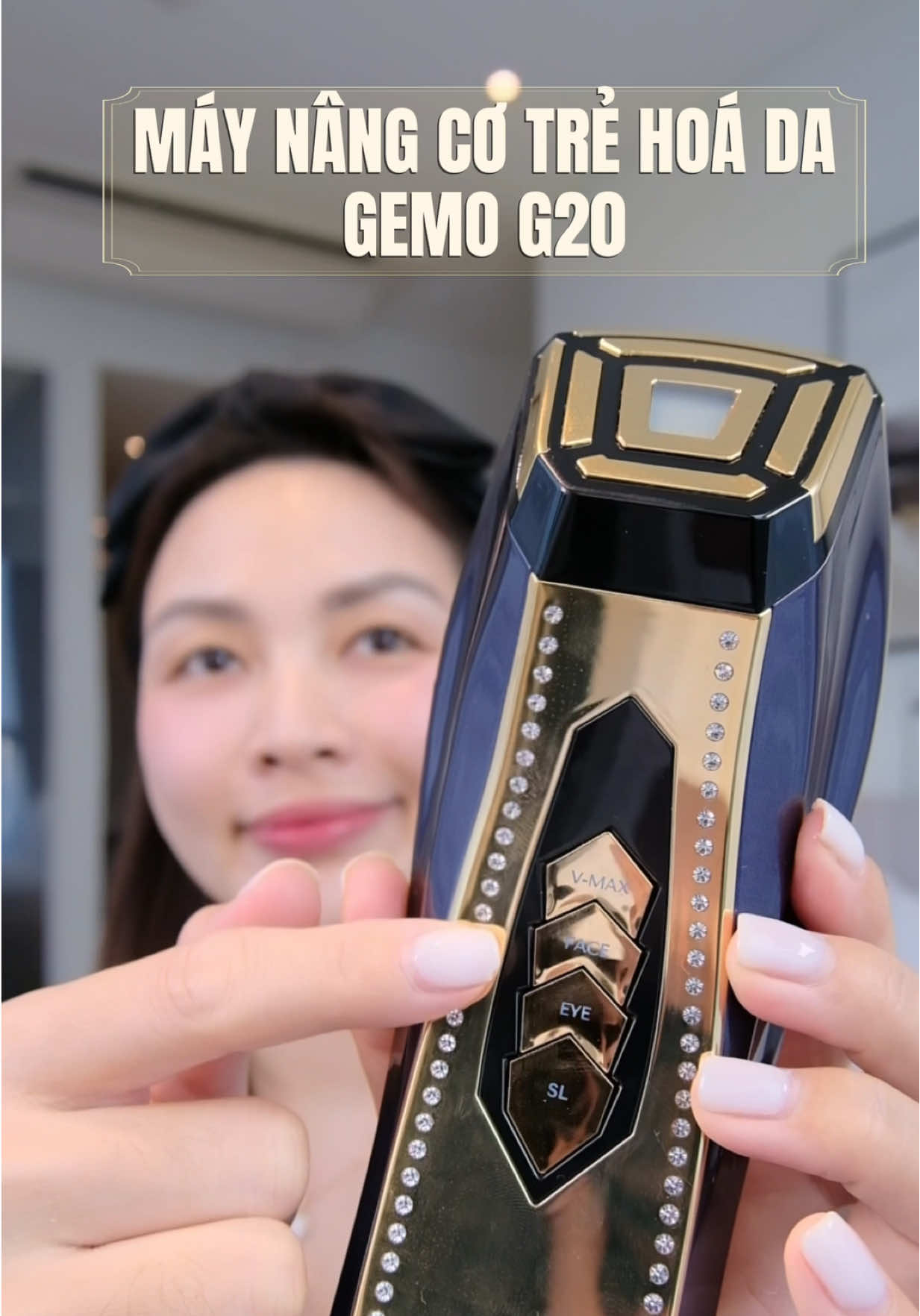Khoản đầu tư xứng đáng nhất 2025 này là e máy 30 củ Gemo G20. Cơ mặt nâng hẳn sau vài phút á. Từ giờ ce mình đỡ tốn kém Hifu định kỳ nha, tự làm đẹp tại nhà đơn giản mà hiệu quả lắm.  #GEMO #GEMOVietnam #luxurybeautydevice #beautytech #antiaging 