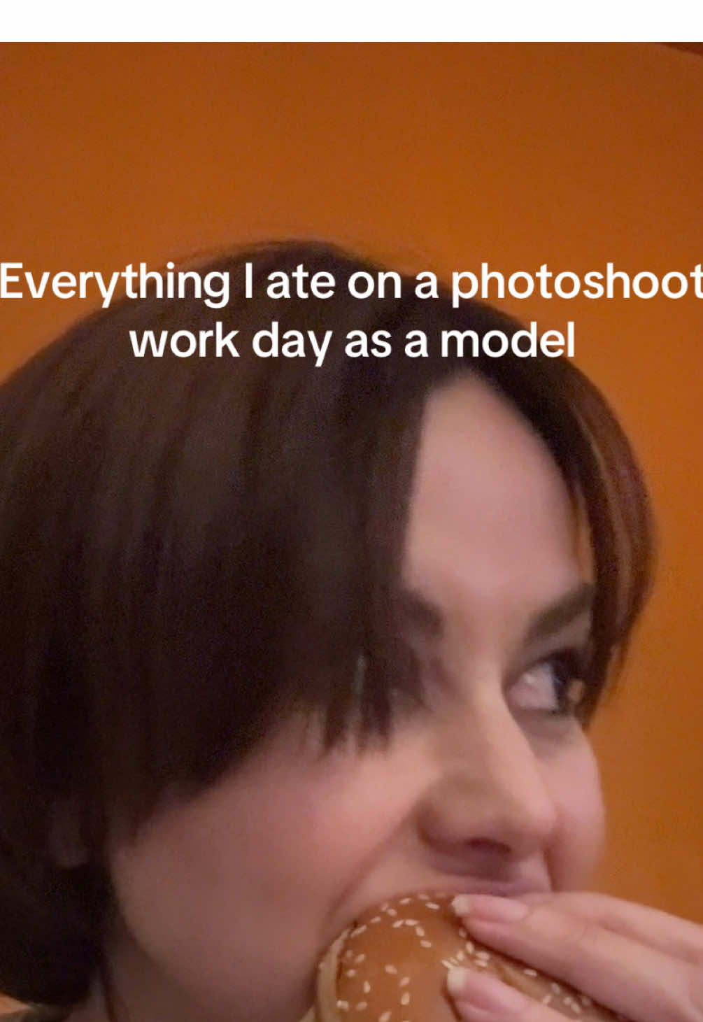 I definitely used a lot of energy at the shoot, we were doing lots of full body movement shots and it was giving Coco Rocha. And yes I ate it all 🤰🏻 #whatiate #model #eatwithme #maccas 