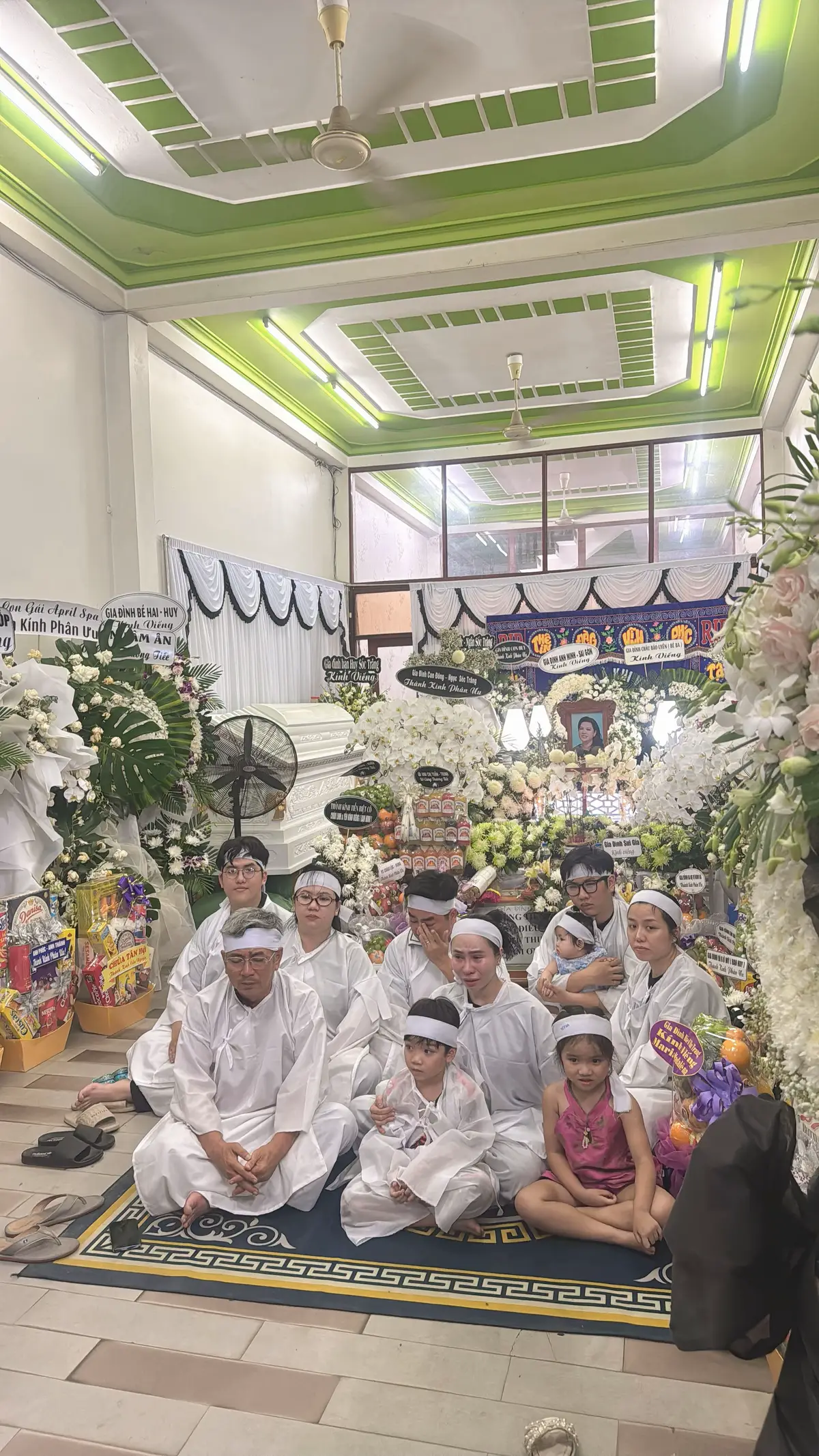 Sao con cảm thấy dằn vặt và trong lòng thấy trống trải qá Mẹ ơi 😔