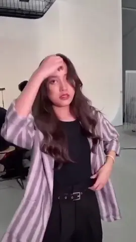 yg ga suka freen menjauh aja  gih,,  jgnlh buat idolaku ni nanges😭 kalo dy sedih ntii yg bikin aq ketawa siapa 🥺🥺🥺    #srchafreen #sarochachankimha #freensarocha #freen #freenbecky 