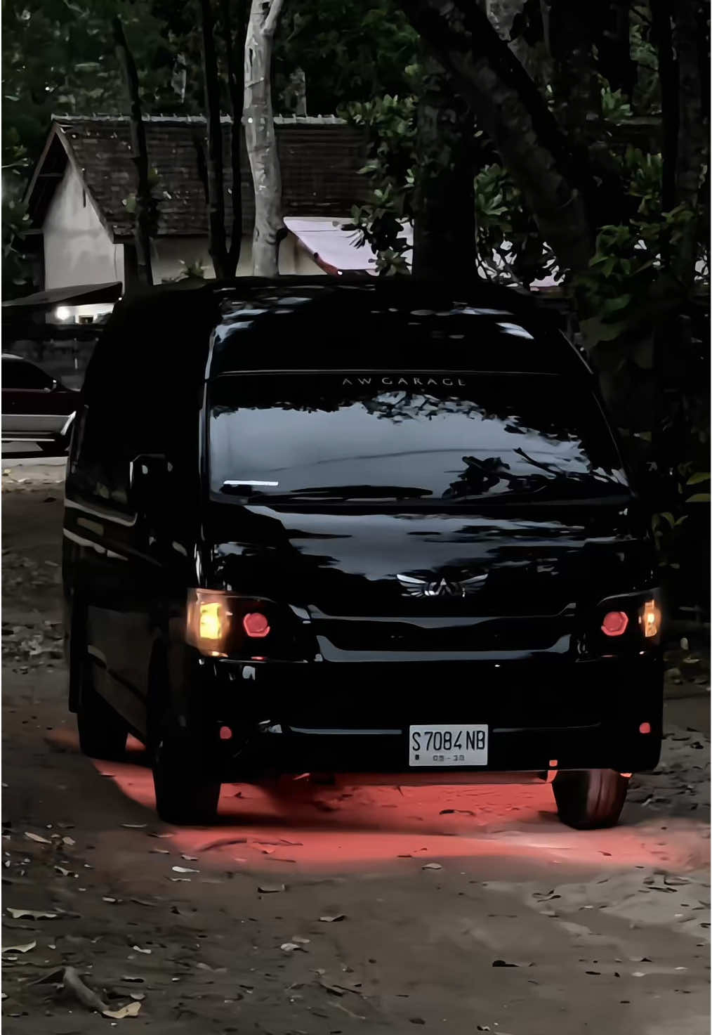 Parkir Ganteng 😈. Reservasi  Whatsapp : 0823-3641-8334 Tiktok : @aw_garage20 Instagram : @aw_garage20 Website : www.awgarage.id  #awgarage #spekkonten #fyp #fypシ゚viral #hiace 