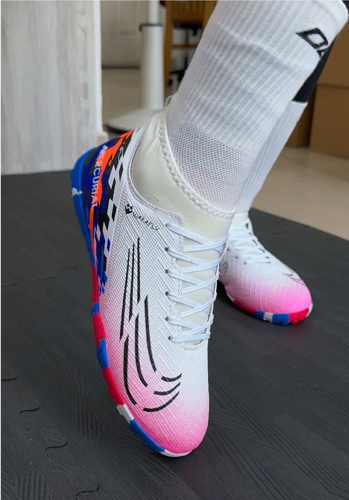 Lên chân cho anh em mẫu Giày Đá Bóng Vapor 16 Elite VN #Football #giaydabong #vapor16elite #vapor16elitevn 