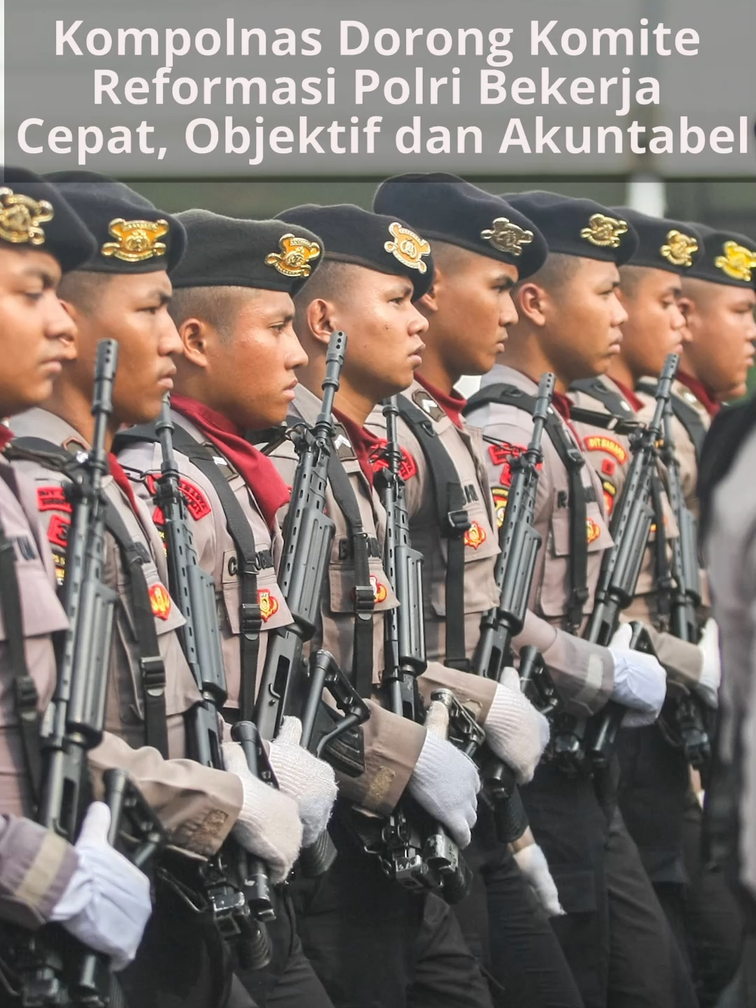 Kompolnas Dorong Komite Reformasi Polri Bekerja Cepat, Objektif dan Akuntabel ANGGOTA Komisi Kepolisian Nasional (Kompolnas) Choirul Anam menegaskan pentingnya objektivitas dan akuntabilitas kerja Komite Reformasi Polri yang baru dibentuk pemerintah.  Ia berharap komite tersebut mampu bekerja cepat dan konkret dalam merumuskan langkah-langkah pembenahan institusi kepolisian. “Iya, harapan yang paling besar adalah komite ini memang bisa bekerja secara objektif dan komprehensif. Dan yang enggak kalah penting, cepat dan konkret,” ujar Anam saat dihubungi Media Indonesia, Senin (13/10).#Kompolnas #KomiteReformasiPolri #Polri